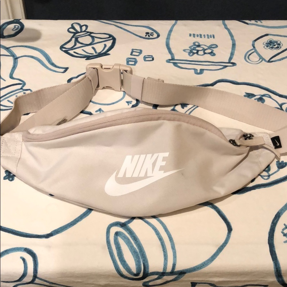 nike belt bag